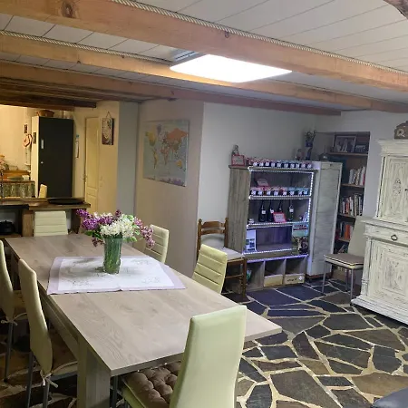 D'hotes Le Lepadou-bas לינה וארוחת בוקר Saint-Chély-dʼAubrac