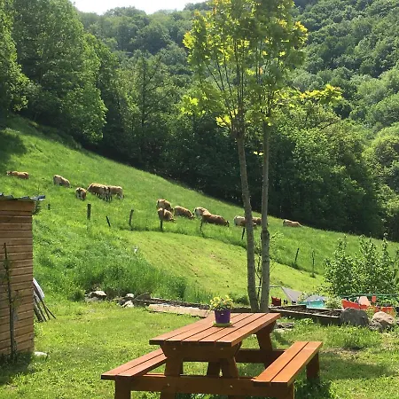 فندق مبيت وإفطار D'hotes Le Lepadou-bas Saint-Chély-dʼAubrac