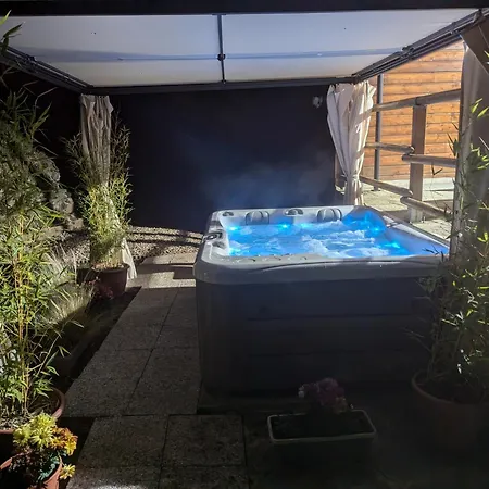 D'hotes Le Lepadou-bas לינה וארוחת בוקר Saint-Chély-dʼAubrac