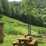 Oda ve Kahvaltı D'hotes Le Lepadou-bas Saint-Chély-dʼAubrac