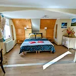 D'hotes Le Lepadou-bas 3* Saint-Chély-dʼAubrac