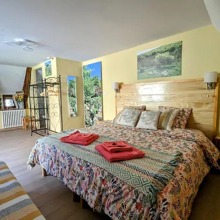 D'hotes Le Lepadou-bas 3* Saint-Chély-dʼAubrac