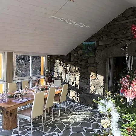 فندق مبيت وإفطار D'hotes Le Lepadou-bas Saint-Chély-dʼAubrac