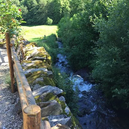 فندق مبيت وإفطار D'hotes Le Lepadou-bas Saint-Chély-dʼAubrac