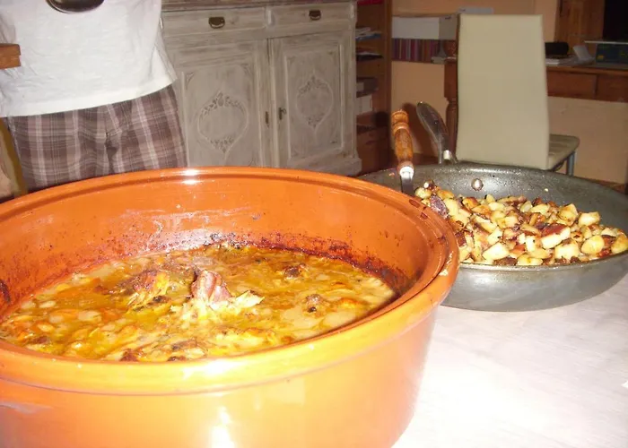 D'hotes Le Lepadou-bas Bed and Breakfast Saint-Chély-dʼAubrac