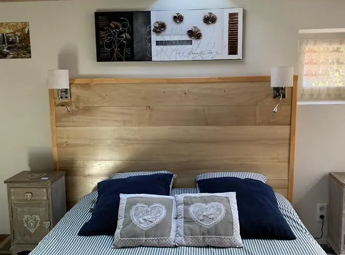 D'hotes Le Lepadou-bas Bed and Breakfast Saint-Chély-dʼAubrac