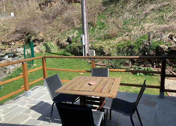 D'hotes Le Lepadou-bas Bed and Breakfast Saint-Chély-dʼAubrac