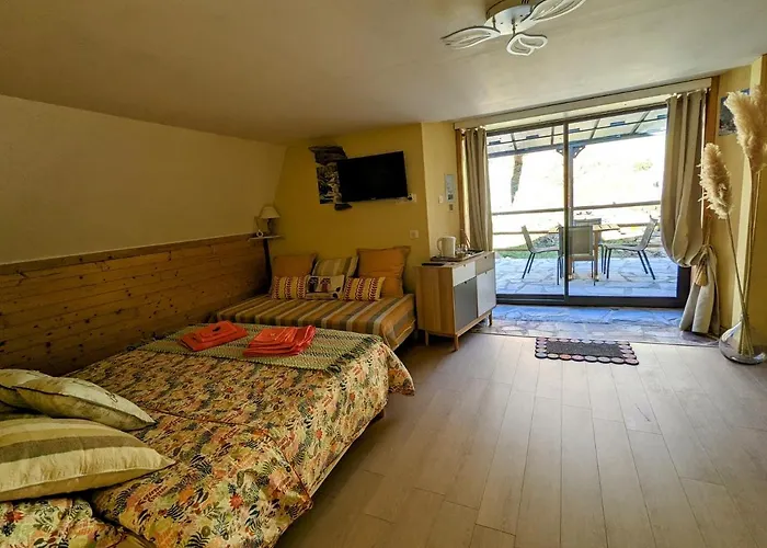 D'hotes Le Lepadou-bas 3* Сен-Шели-д'Обрак