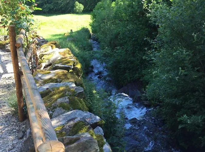 Bed and Breakfast D'hotes Le Lepadou-bas Saint-Chély-dʼAubrac